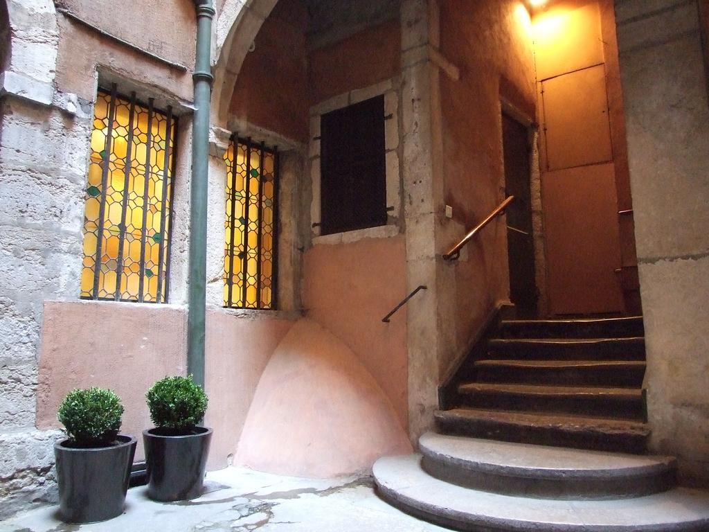 Loge Des 3 Maries Apartment Lyon Luaran gambar